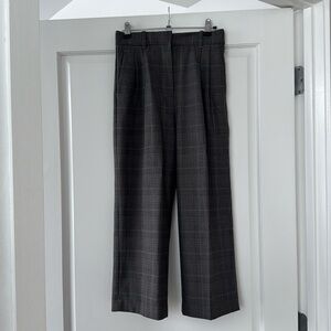 Aritzia The Effortless Pant - Size 2 Cropped